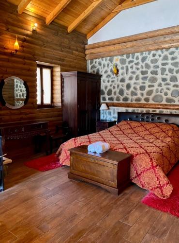 Plikati Ioanninon Hotel | Αγριολούλουδο Γράμμου