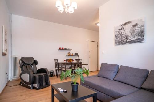 Petralona Apartment | 休闲优雅的简洁公寓