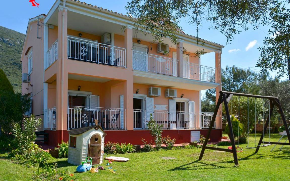 Agios Matthaios Apartment | 110 m² Apartment ∙ 3 bedrooms ∙ 7 guests