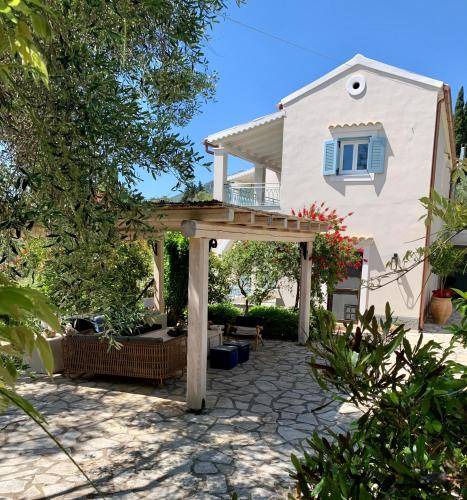 Liapades House | 170 m² House ∙ 3 bedrooms ∙ 6 guests