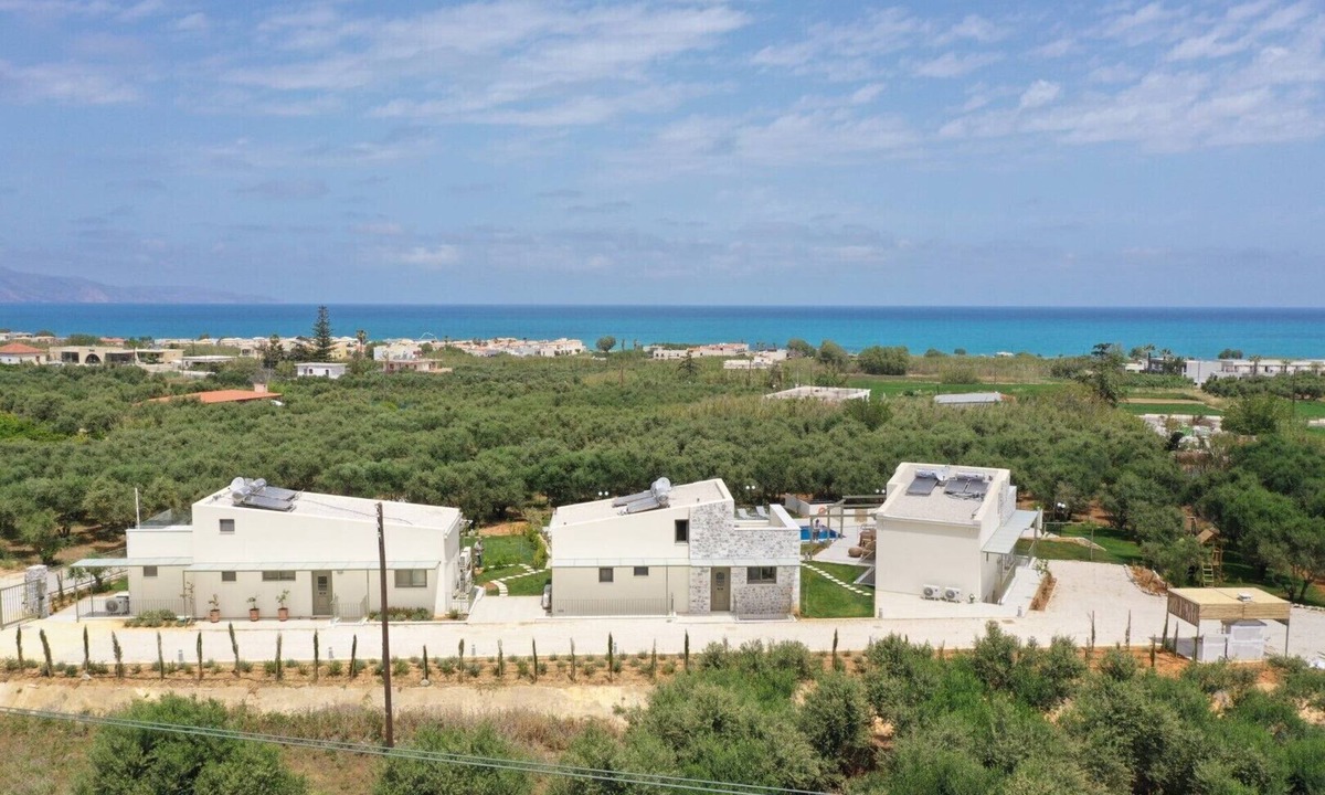 Gerani Villa | 2steps Maleme beach & Restaurants/Heated pool