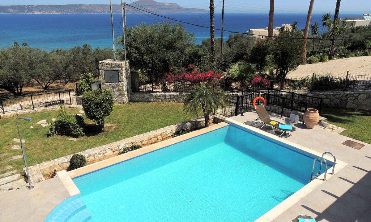 Apokoronas Villa | 3 Bedroom Villa , Heated Pool (for a fee) sea & mountain views, close to beach.