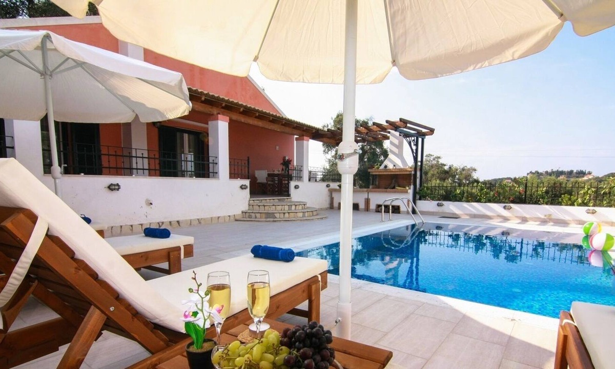 Termenades Villa | 3 bedroom villa w/ pool in quaint resort