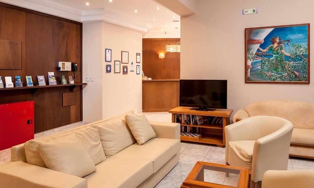 Tavronitis Hotel | Adelais Hotel