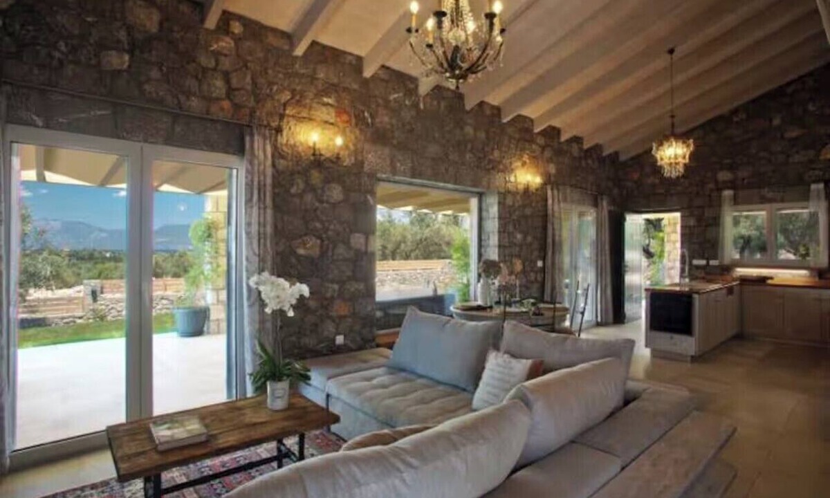 Chalcis House | Aegean retreat for 6 pool & Evia views near Athens