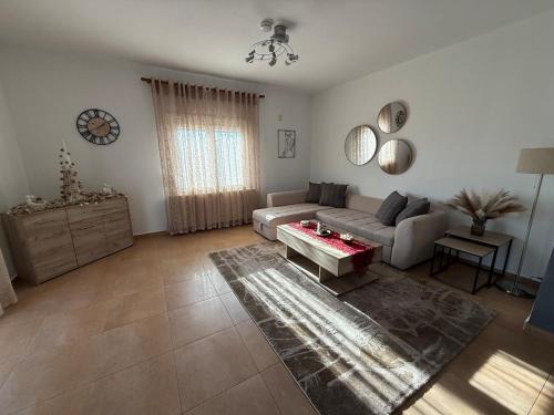 Doxato Villa | Aeolus Residences - Cozy Family House with Yard