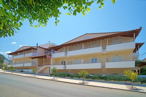 Kiparissia Apartment | Agios Sostis