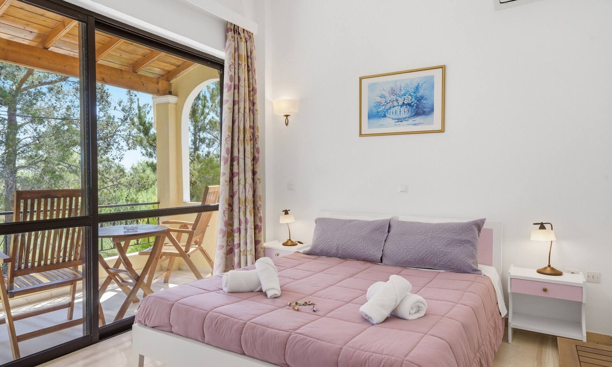 Lefkimmi Apartment | Alexandra Apartment 9 with Private Balcony & Wi-Fi