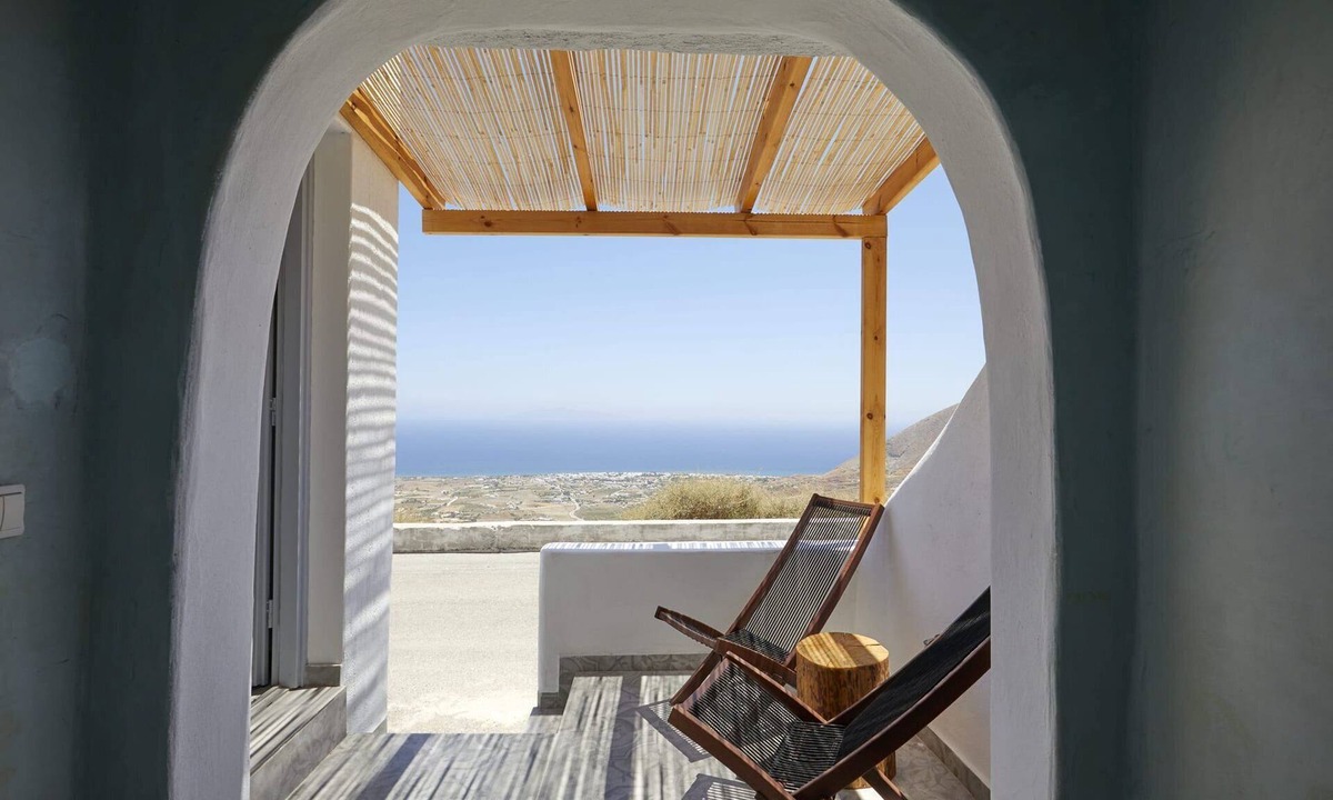 Santorini Apartment | Alluring Santorini Suite | Thalassa Pearl Suite |Breathtaking Seaviews
