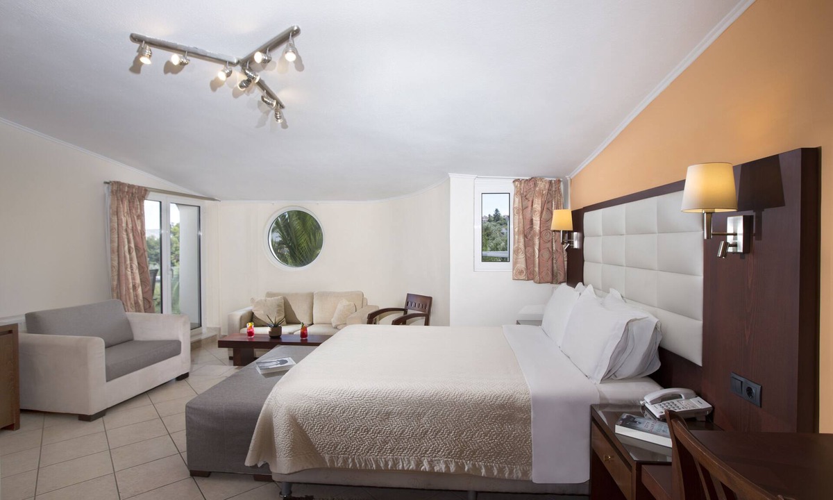 Chalcis Hotel | Almira Mare