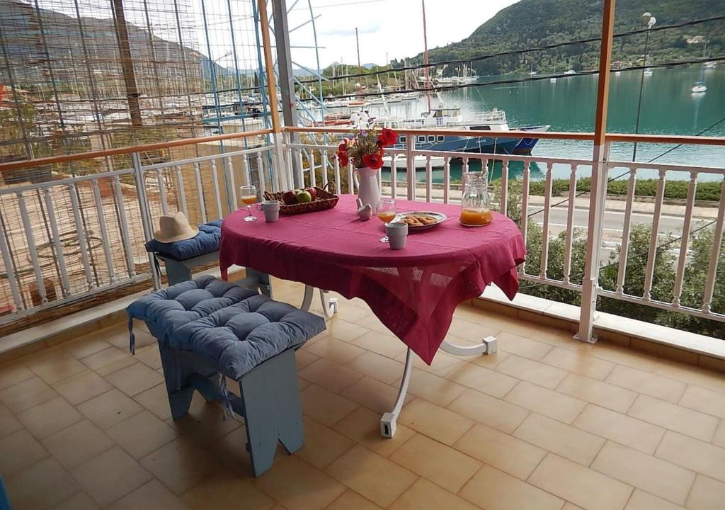 Vlicho House | Amali