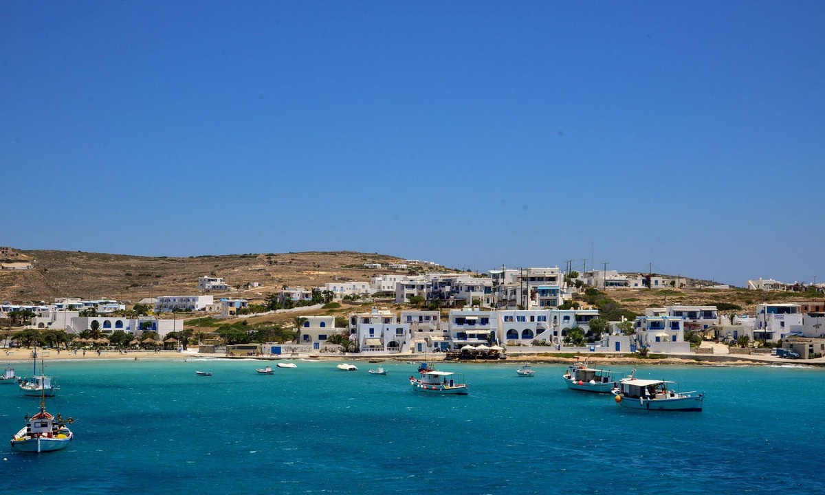 Amorgos House | Amorgos traditional apartment with balcony view