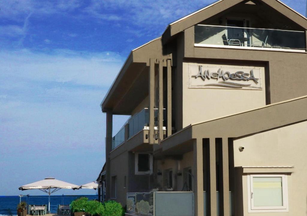 Chrisi Akti Apartment | Anemoessa Elegant Apartments