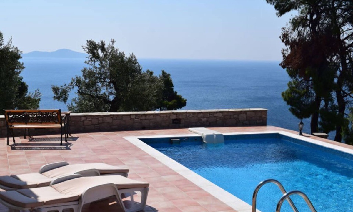Alonissos Villa | Anemologio Seafront Villa Ostria PrivatePool Gem