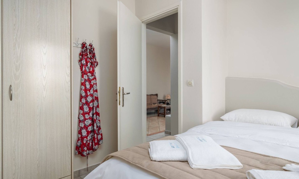 Triovasalos Apartment | Apart House with 2 double beds