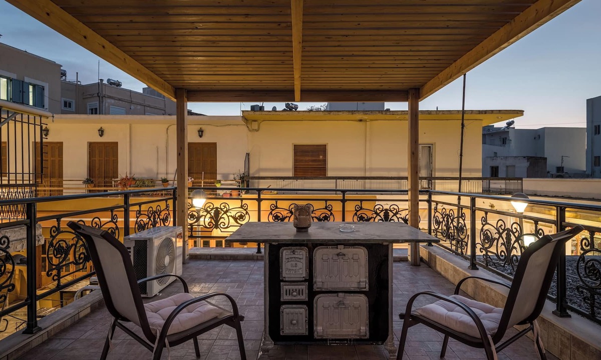 Kos Town Apartment | Apartment 'Casa Centrale Kos' with Private Terrace, Wi-Fi and Air Conditioning