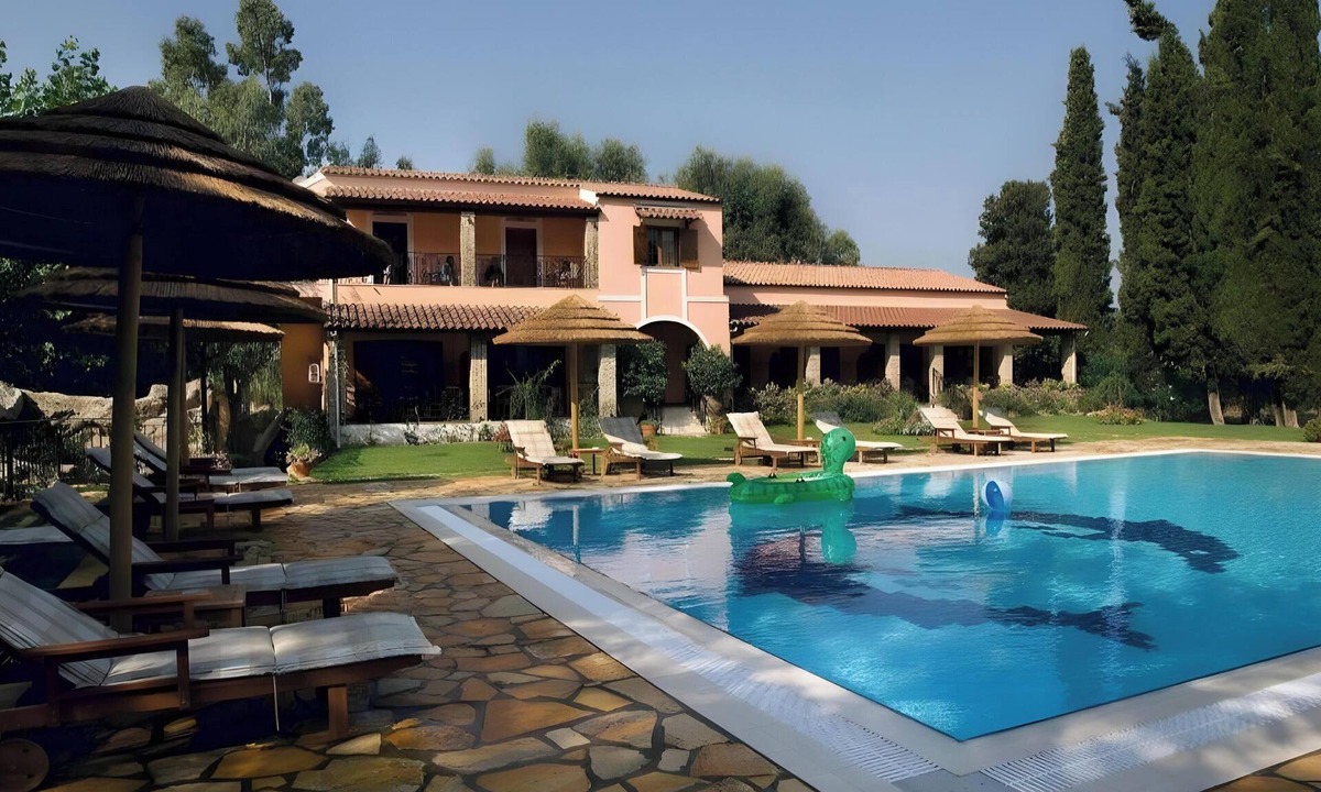 Gouvia Apartment | Apartment 'Corfu Club Standard 4' with Mountain View, Wi-Fi and Air Conditioning