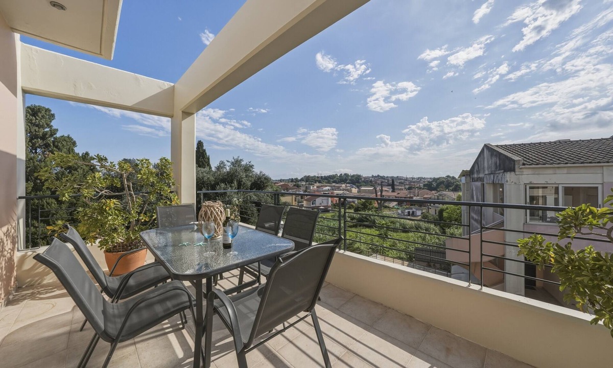 Alepou Apartment | Apartment 'Fox's Sunshine' with Balcony, Wi-Fi and Air Conditioning