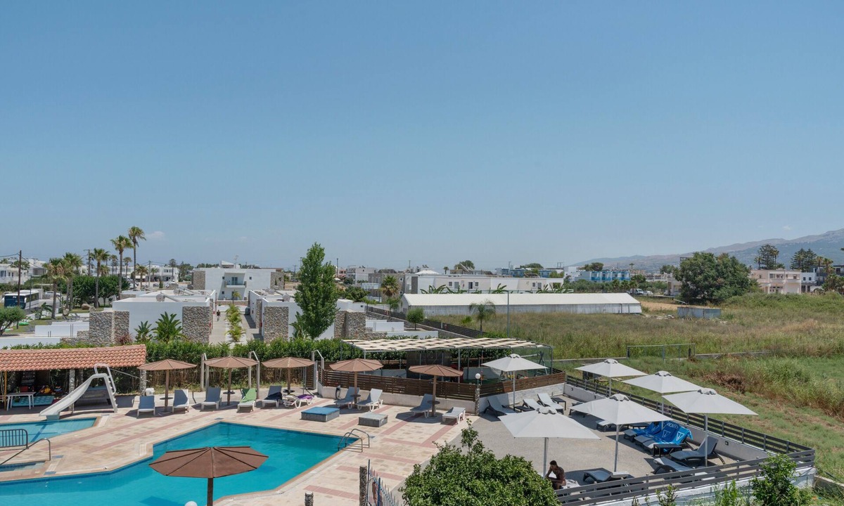 Tingaki Apartment | Apartment 'Golden Sun Two-bedroom Apt 4' with Sea View, Shared Pool and Wi-Fi