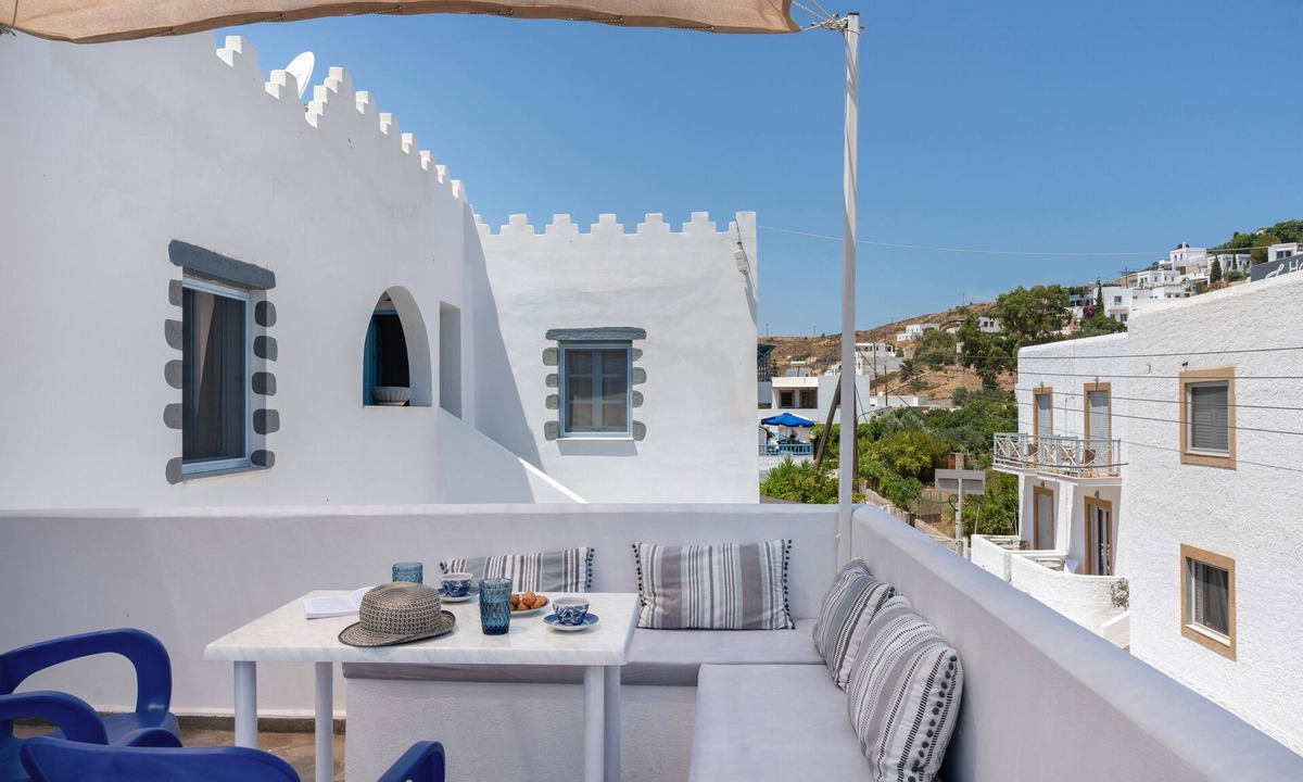 Grikos House | Apartment In A Hotel "Pico Bello Patmos 30" with Sea View, Private Terrace & Wi-Fi