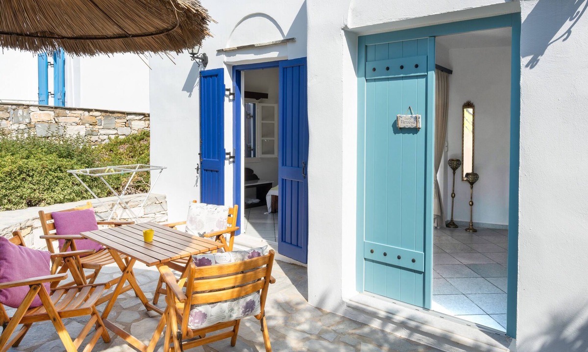 Agios Prokopios Apartment | Apartment In A Hotel 'Sun Rock Boutique - Villa Petunia' with Sea View, Wi-Fi and Air Conditioning