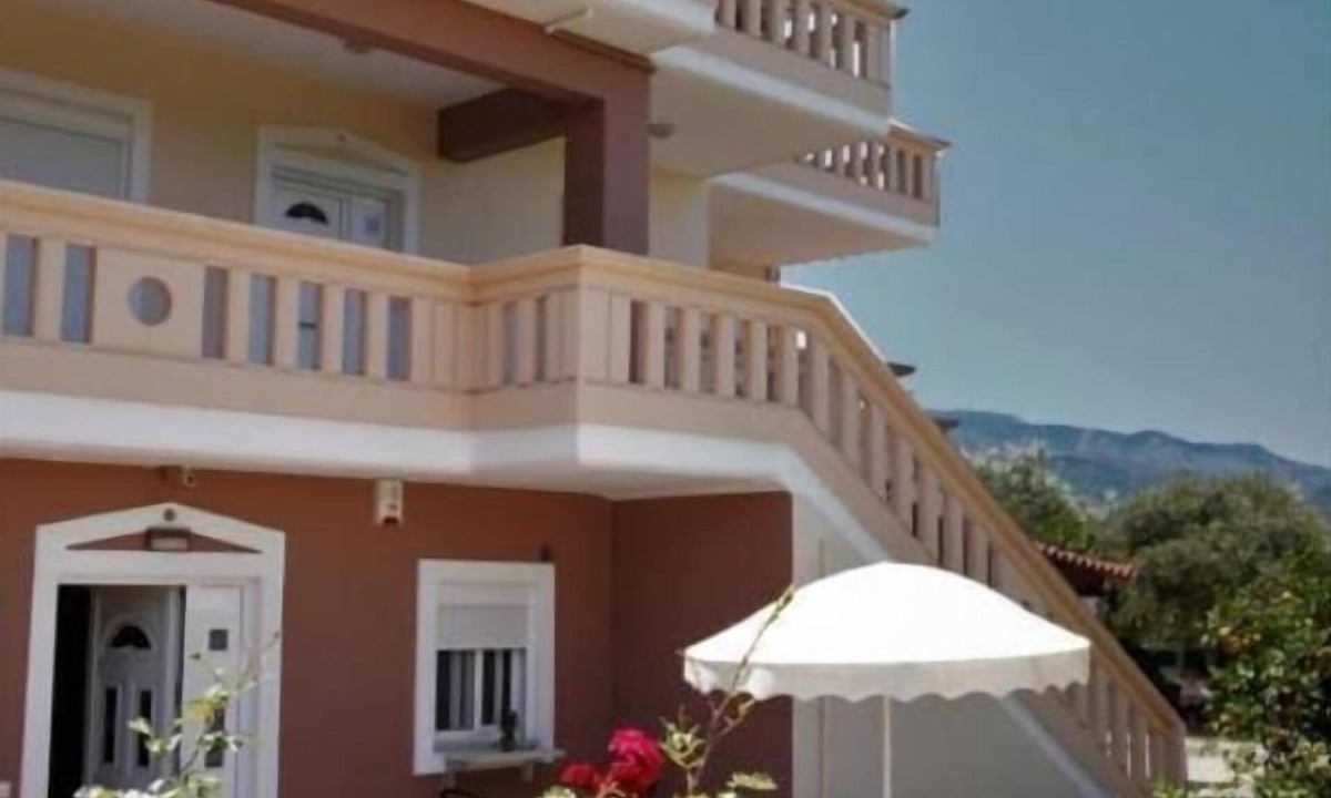 Agia Apartment | Apartment 'Joanna Luxury' with Mountain View, Wi-Fi and Air Conditioning
