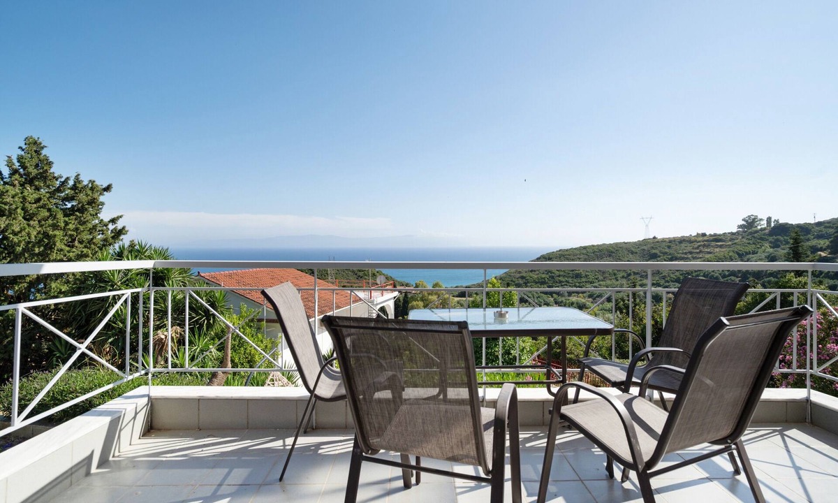 Eleios-Pronnoi Apartment | Apartment 'Maistrali First Floor 2' with Sea View, Wi-Fi and Air Conditioning