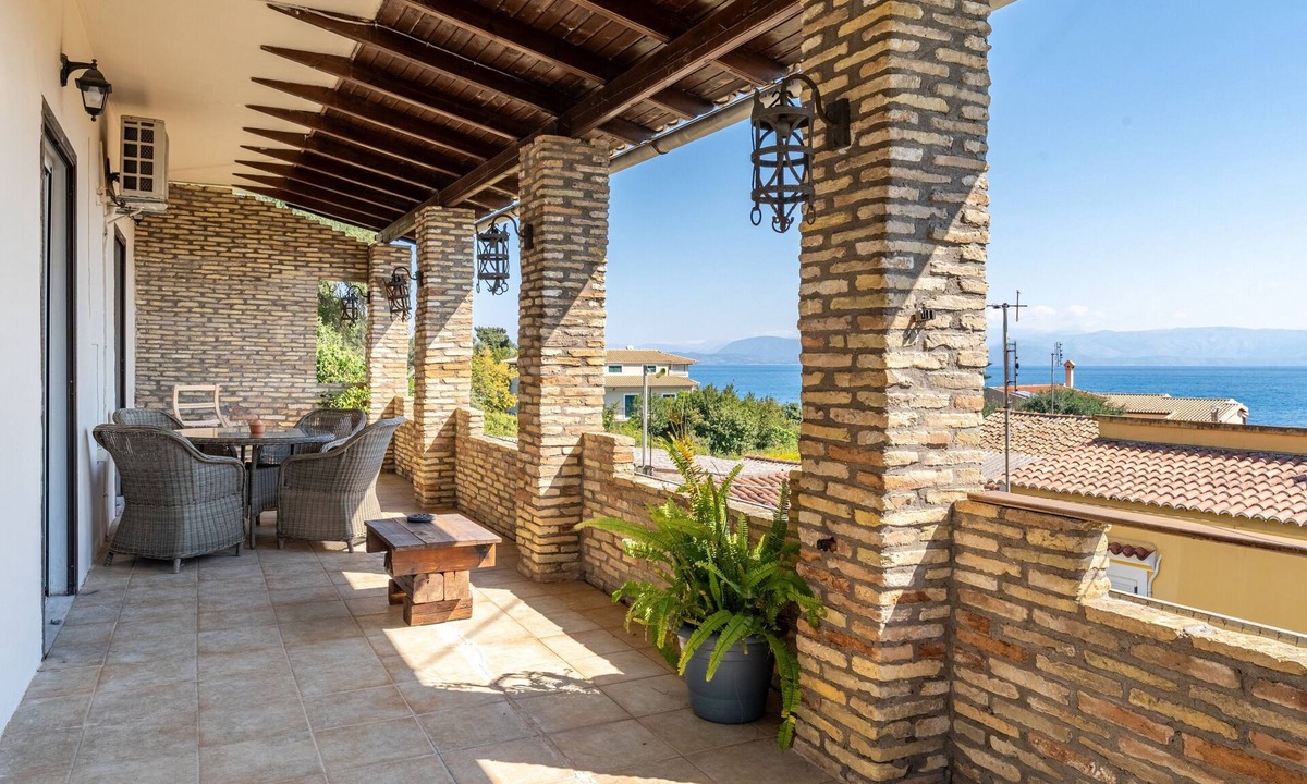 Dafnata Apartment | Apartment 'Marianthi-kaizer Bridge' with Balcony, Wi-Fi and Air Conditioning