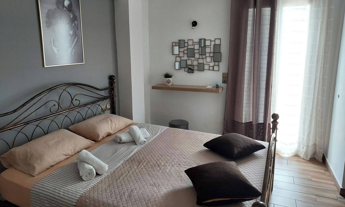 Ayia Fotia Apartment | Apartment Sleeps 2 with Panoramic Views