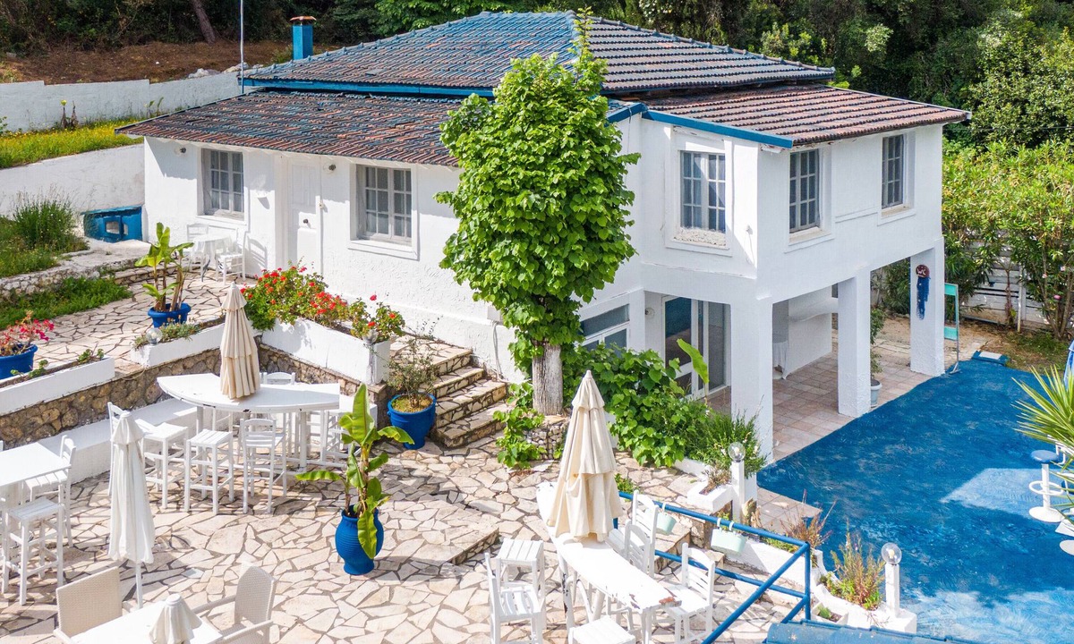 Limni Apartment | Apartment 'Spiaggia Bianca' with Sea View, Wi-Fi and Air Conditioning
