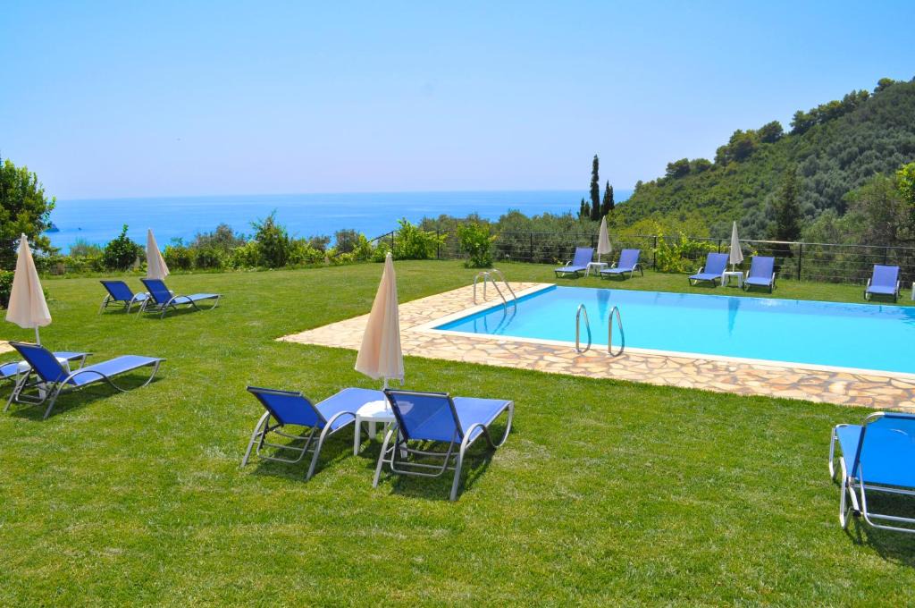 Sinarades Apartment | Apartments with pool "adonis"