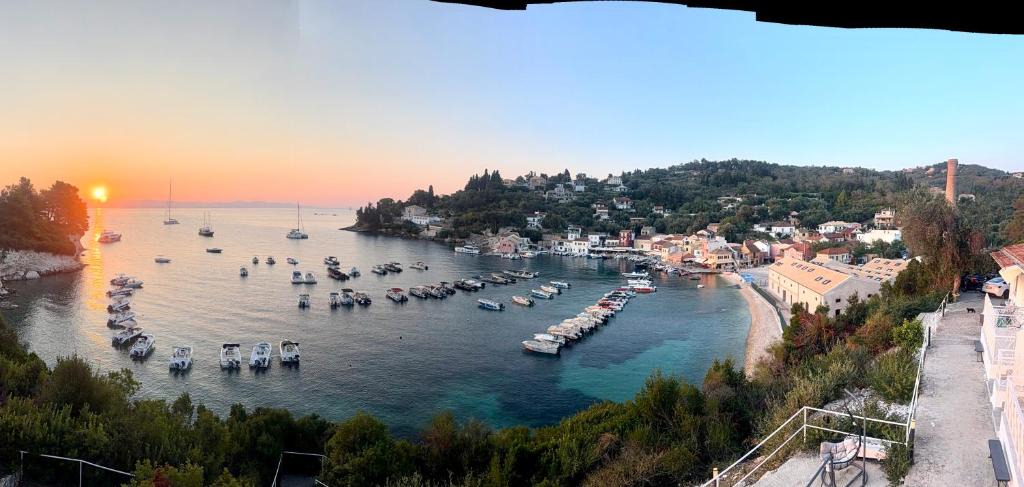 Longos House | Aronis Spyros Panoramic Seaview Rooms