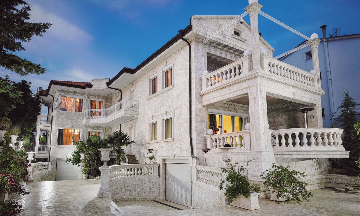 Gerakini House | ARURA SUPER LUXURY VILLA, GERAKINI, GREECE, 30 METERS FROM THE AEGEAN SEA
