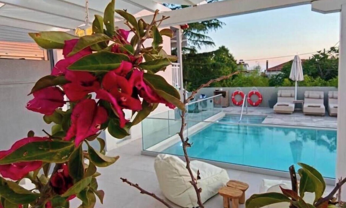 Nea Propontida Apartment | Astre King Suite with Infinity heated Pool