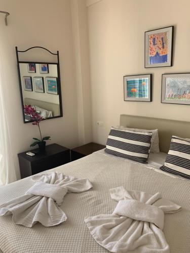 Omonia Apartment | Athenian cozy Apartment! By Gela