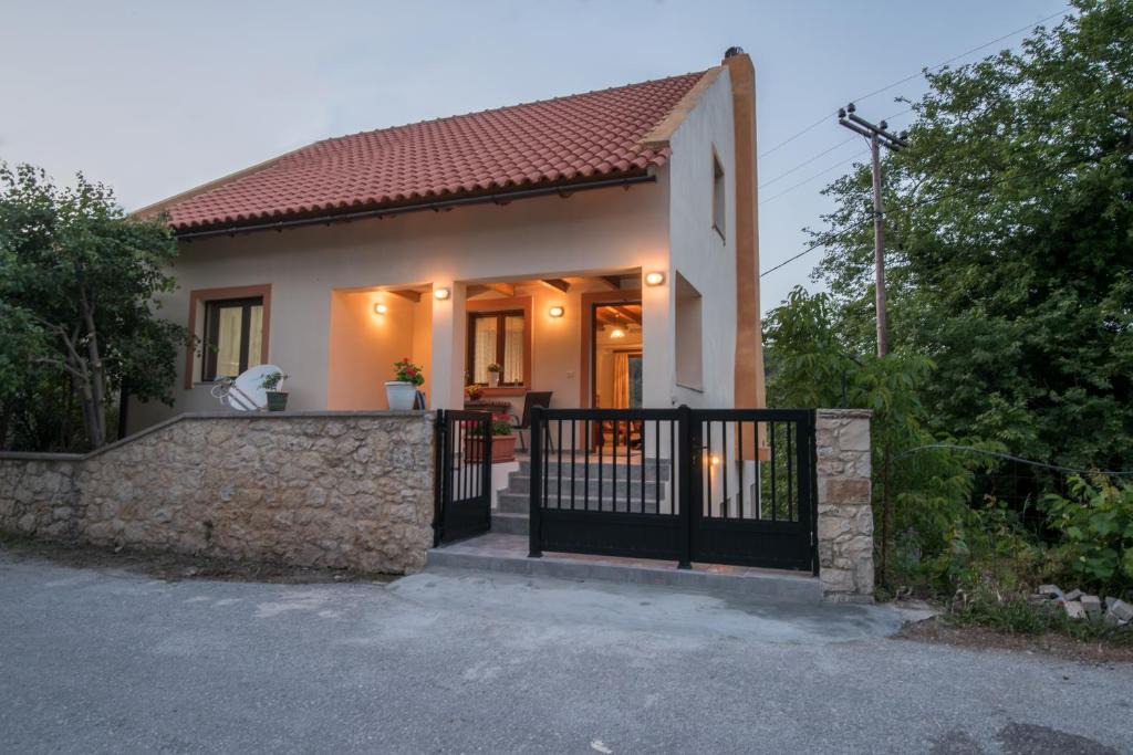 Alones House | Athina's House