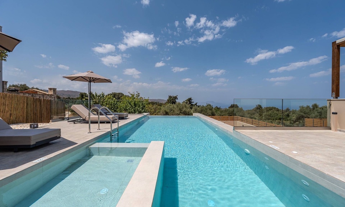 Prines Villa | Athos Rural villa, private pool,a short walk to taverns