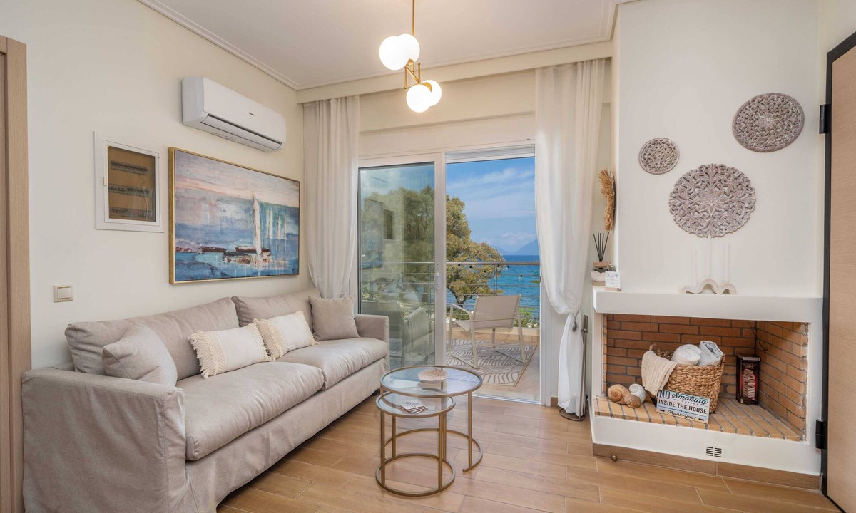 Karavomylos Apartment | Aura Seaside Apartment - 5 min Walk to Melissani Lake