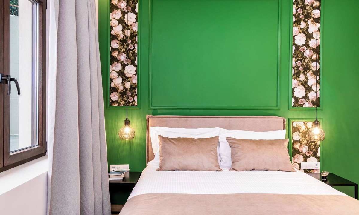 Axos Apartment | Axos Getaway: Cozy Junior Apartment for Couples or Solo Travelers