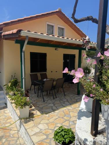 Lazarata House | Basil & Sunrise