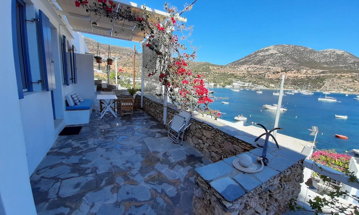 Vathi Apartment | Beach Side Studio