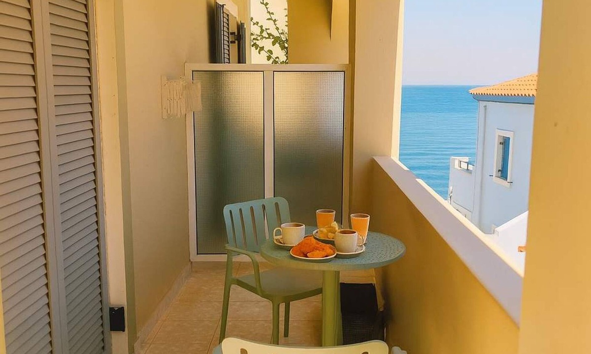 Agia Pelagia Apartment | Beachfront Panorama Aprtmnts - Kythira Seaside Gem