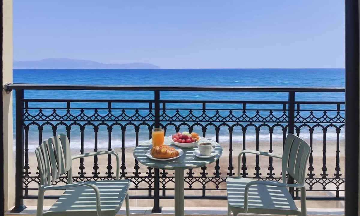 Agia Pelagia Apartment | Beachfront Panorama Apartment in Kythira