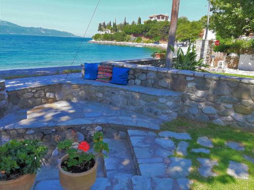 Skaloma Villa | Beachfront Skaloma Villa