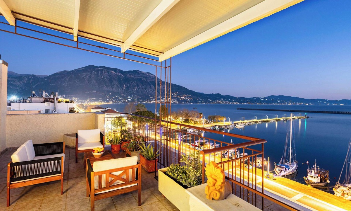 Kalamata Apartment | Beachfront Sunny Penthouse - Kalamata SeaBliss