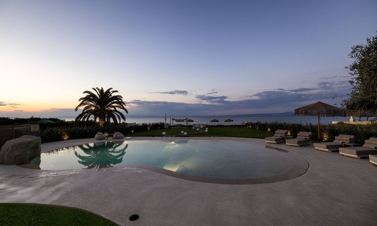 Pefkochori Villa | Beachfront Villa In The Heart Of Chalkidiki