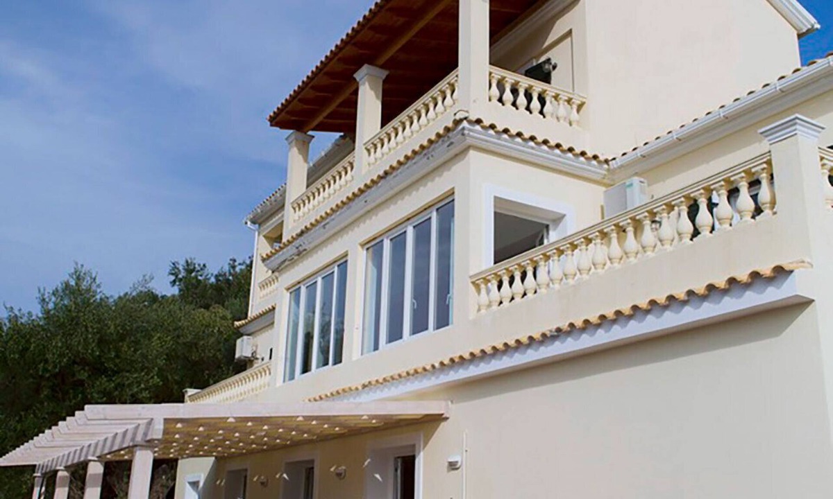 Magoulades Villa | Beautiful Modern Villa With Large Pool And fantastic Sea Views.