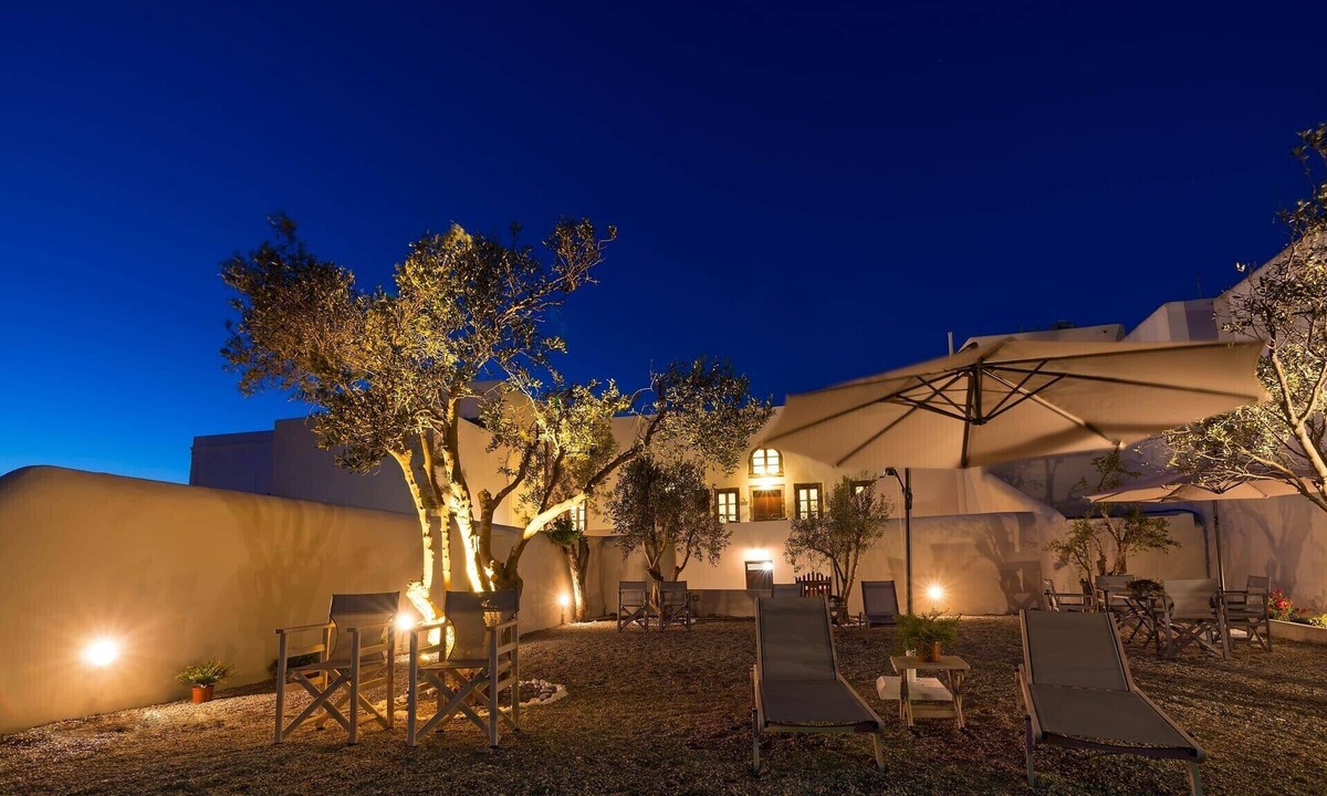 Pyrgos Villa | Beautiful Santorini Villa | 1 Bedroom Suite | Villa Laxus | Pyrgos