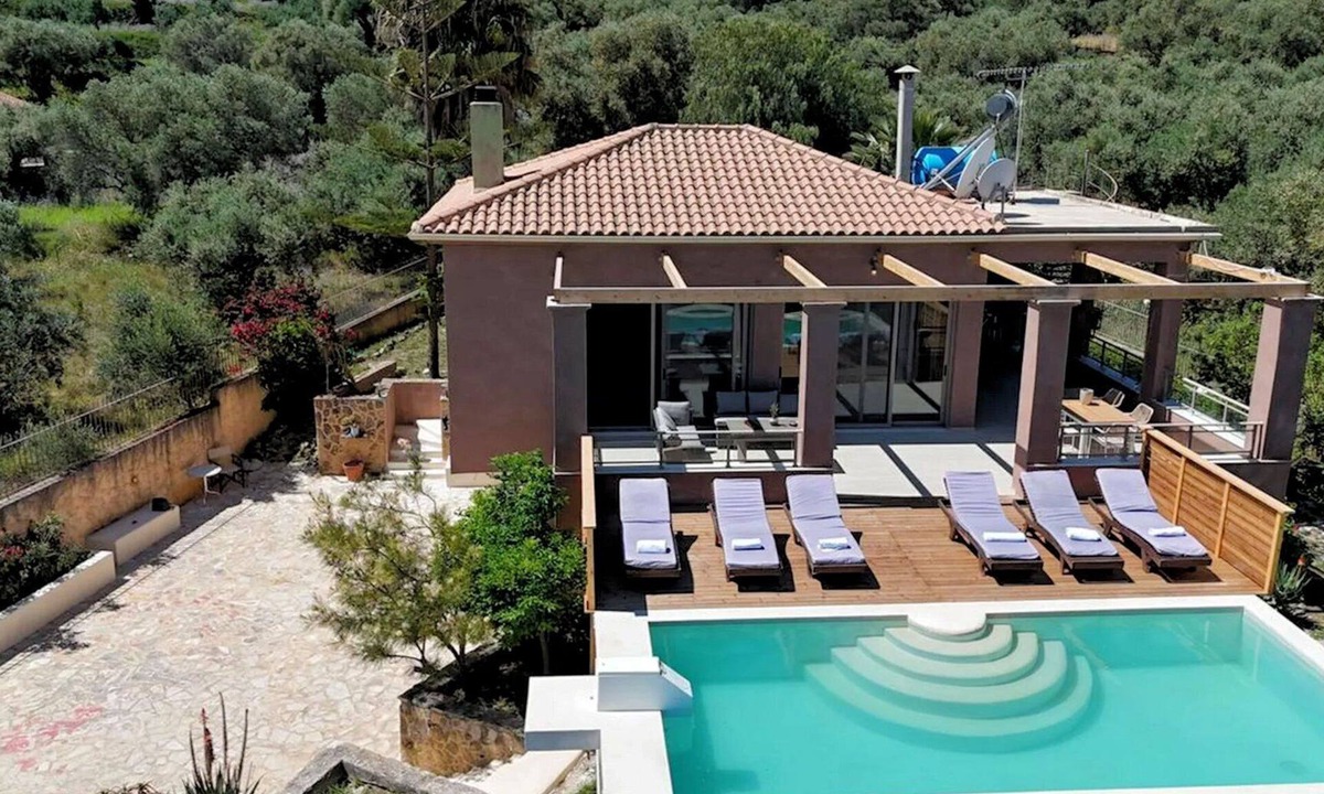 Akrotiri Villa | Beautiful Zakynthos Villa | 4 Bedrooms | Villa Silver Prime | Private Pool