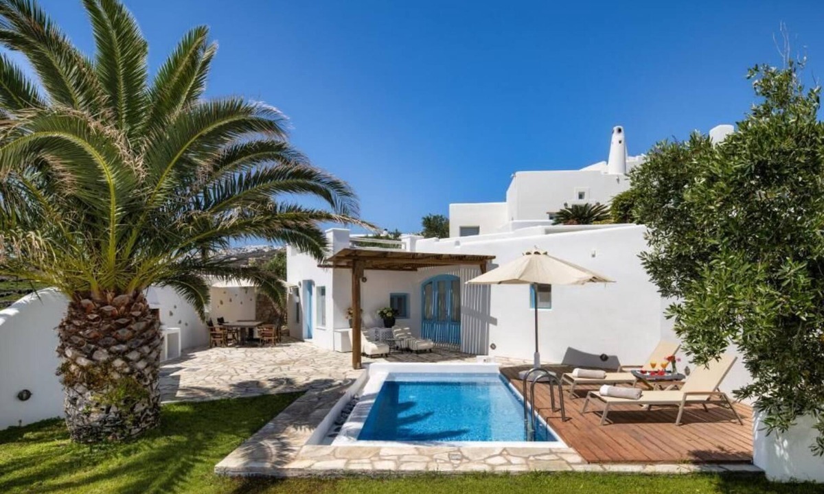 Kamari Villa | BH257 - C - Suite Santorini